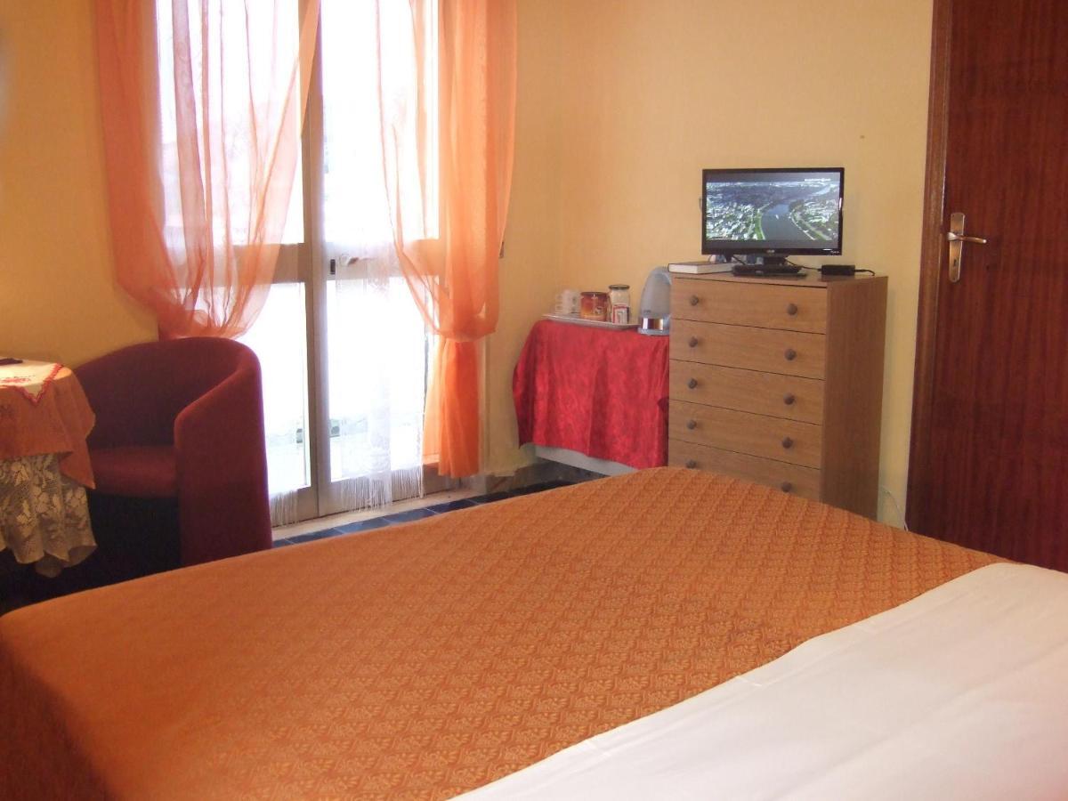 Hotel Torino Falerna Camera foto