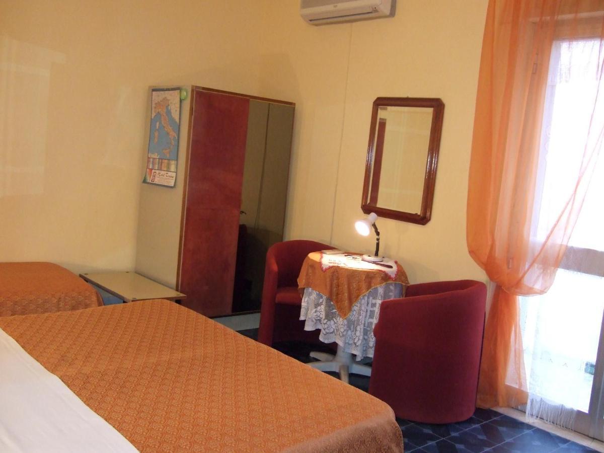 Hotel Torino Falerna Camera foto